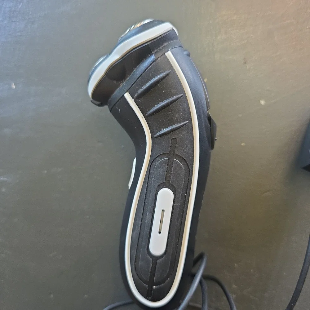 Philips Norelco 7310XL Men's Cordless Rotary Electric Shaver with Pop-up Trimmer